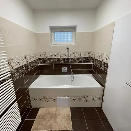Apartment Riky Centrum Prestanov